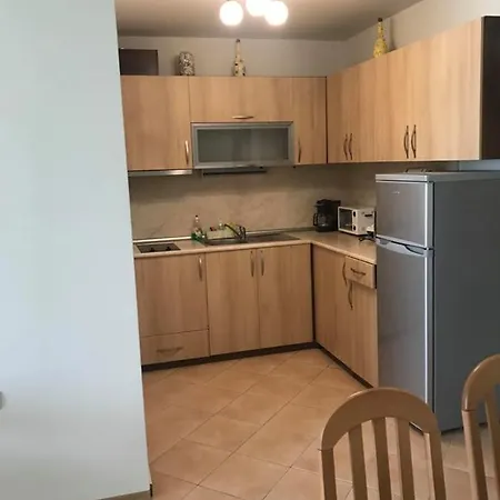 тристаен в затворен комплекс