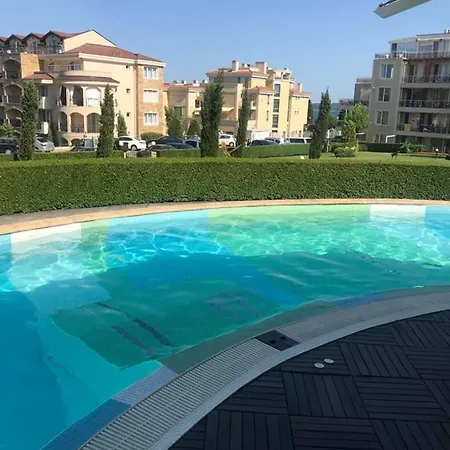 Apartmán тристаен в затворен комплекс