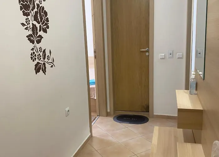 тристаен в затворен комплекс Черноморец